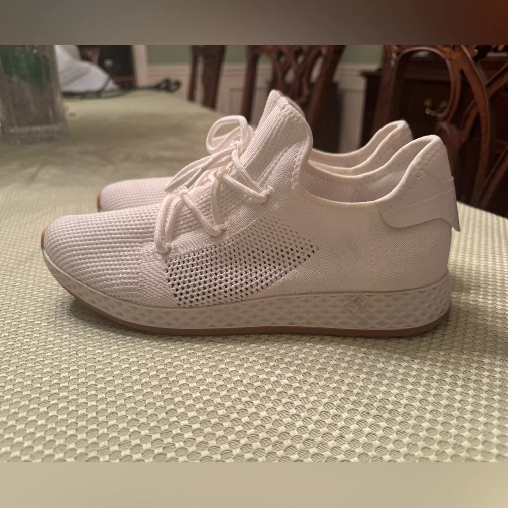 Urban Sport White Pull -On Tie Ladiess Sneakers Size 11 NWOT